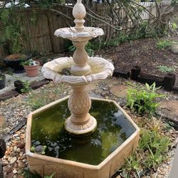 Concrete fountain  - REDUCED !!