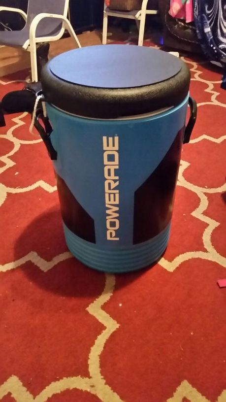 Igloo powerade water