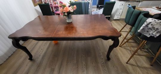 Dinning table 100% wood