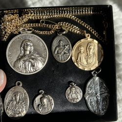 Antique LOT of 7- Europe Religious HOLY MEDALS COINS RELICS SAINTS Jesus Mary Italy Blessed ALL Vintage Estate Collection 