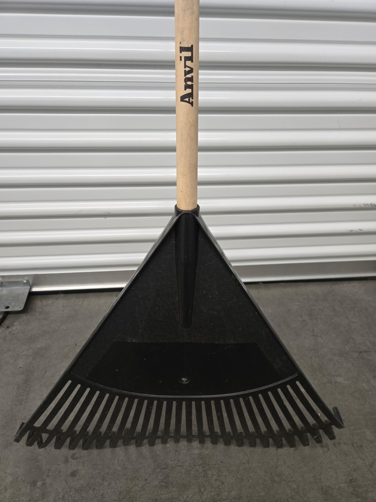 Anvil Poly Leaf Rake