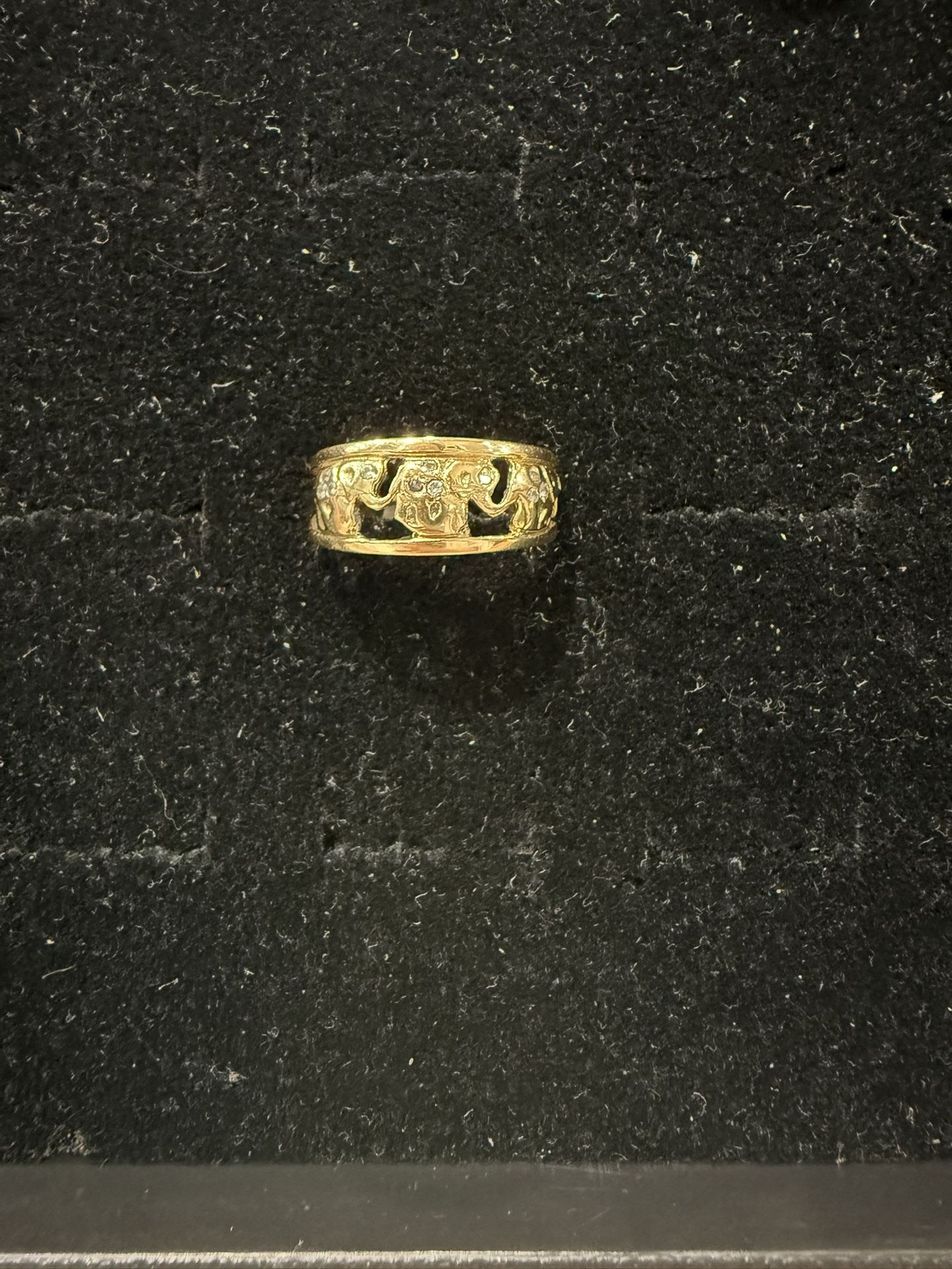 ELEPHANT RING