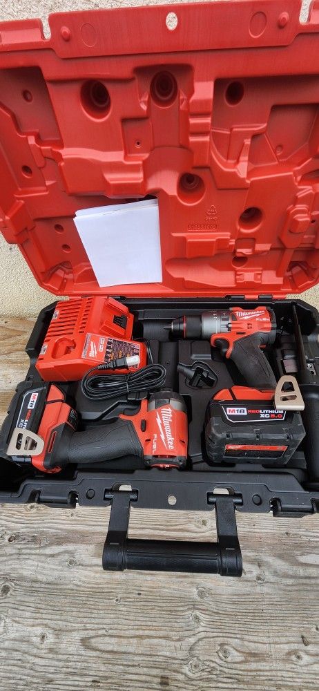 Milwaukee Set Drill M18 Fuel Tool Battery Charger 