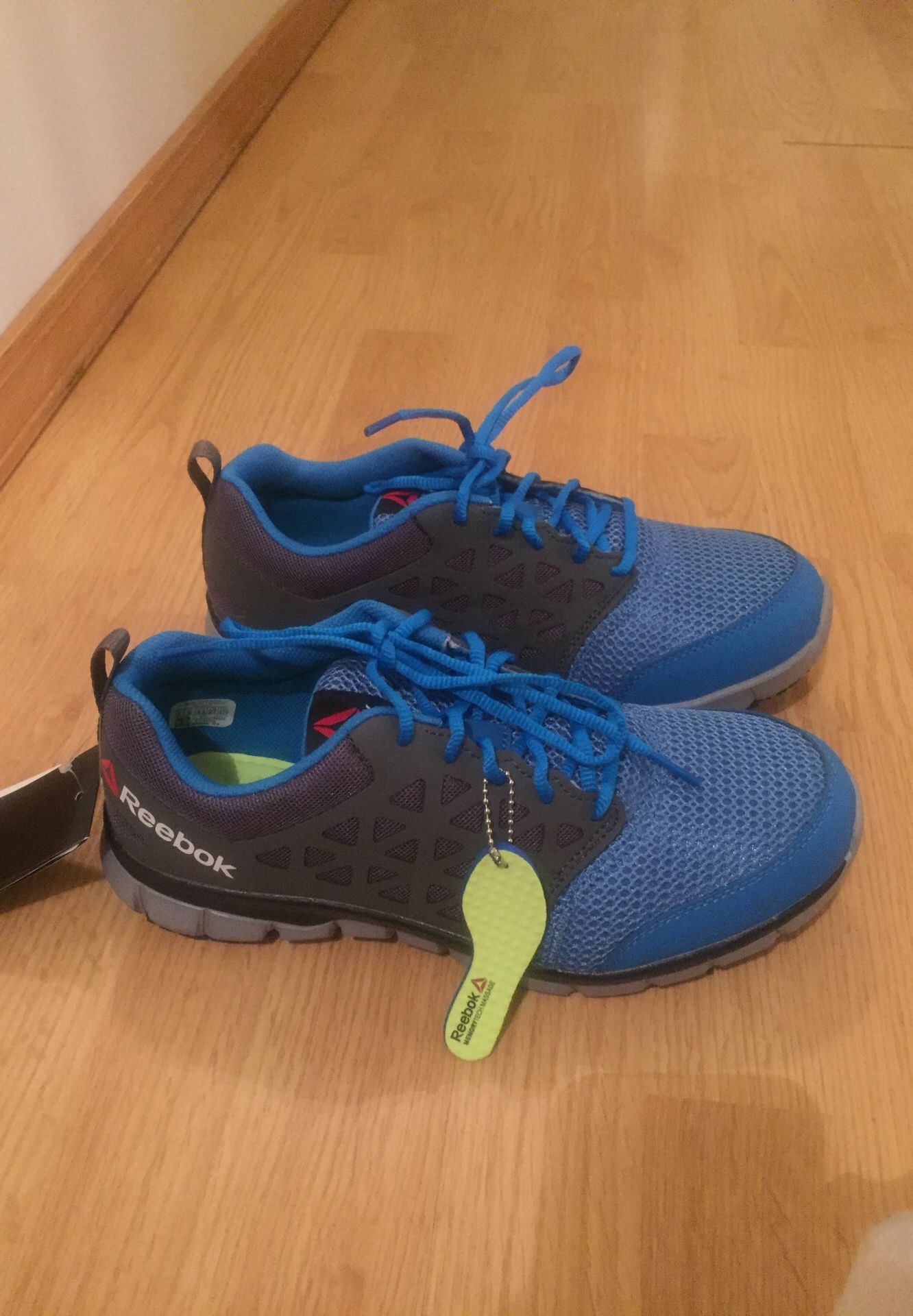 Men’s size 9M Reebok work shoes