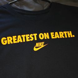 Nike Greatest On Earth Mens Lifestyle Shirt 