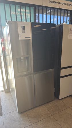 LG-36” Wide 27.1 Cu.Ft Side by Side Refrigerator w/ Craft Ice & Instaview (Warranty Available)