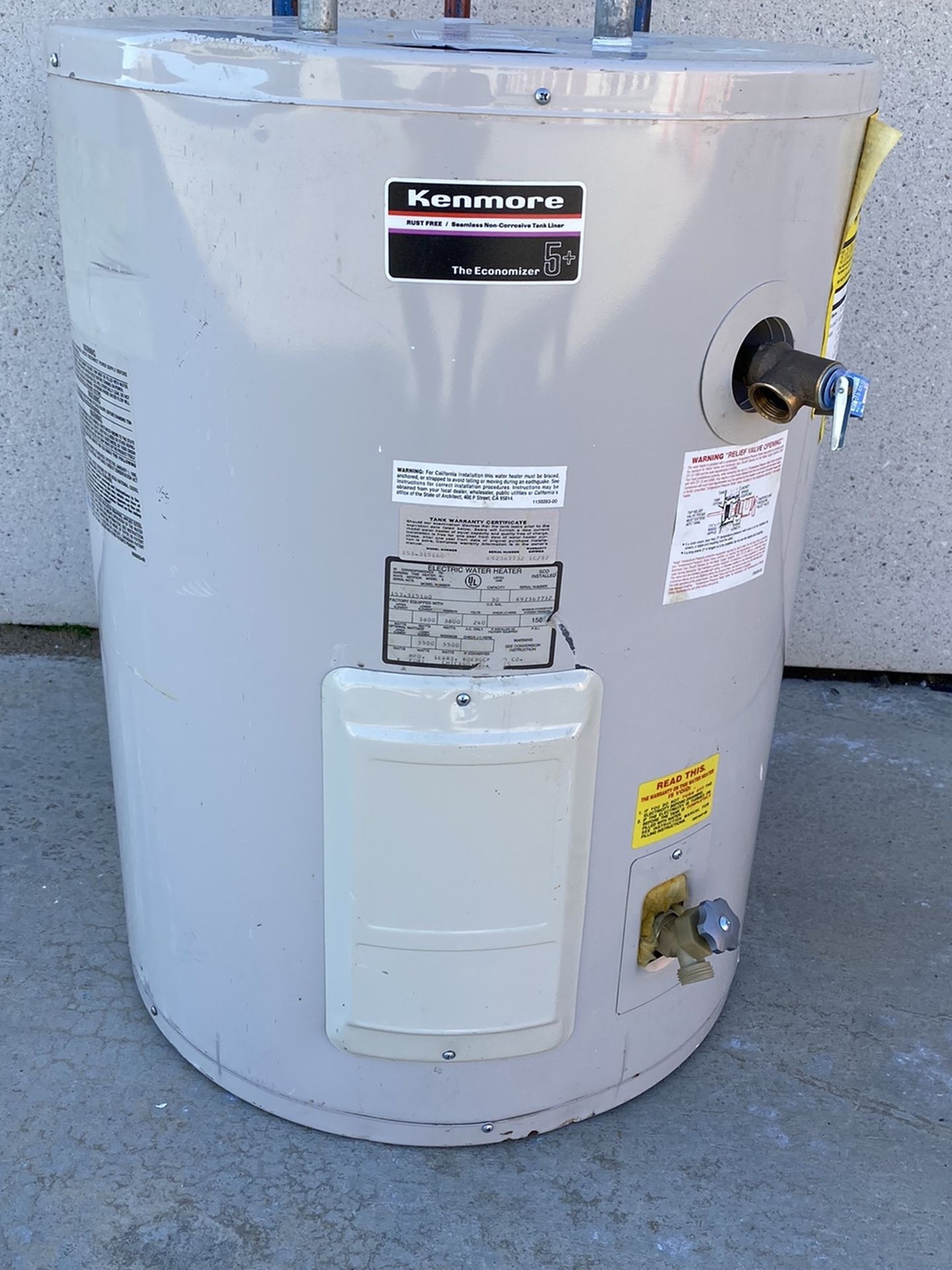 Electric 30 gallon water heater for Sale in Riverside County, CA - OfferUp