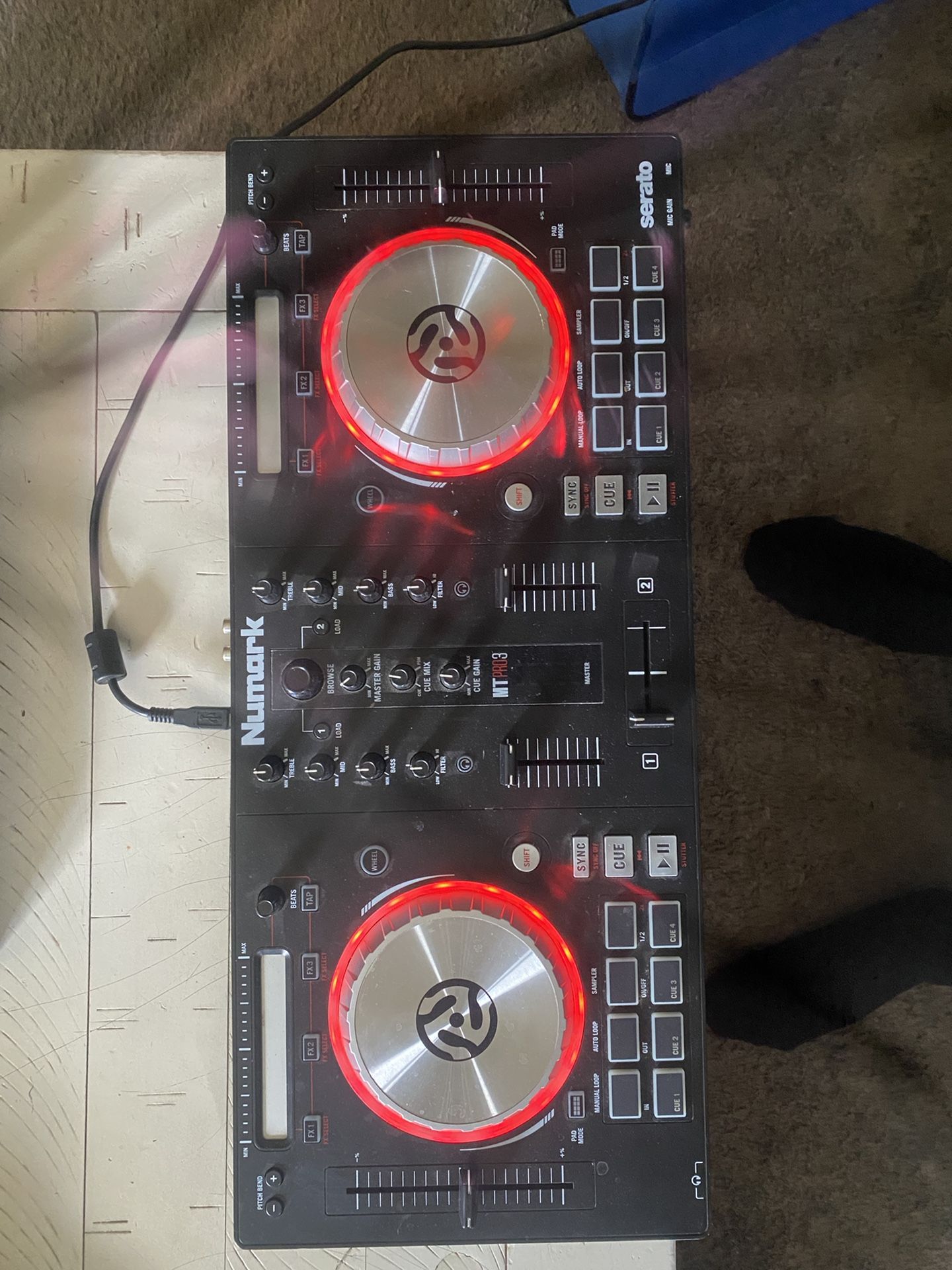 Numark Mixtrack Pro 3 And American Audio controller