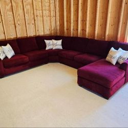 Beautiful Sectional Couch 