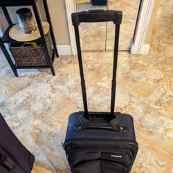 Tag  22 Inch Carry-on Case With Wheels And Handle 