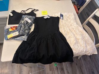 Wholesale Lot Of Women’s Size MEDIUM Retail $150 A.1 LOT OF 5 Items Universal Thread