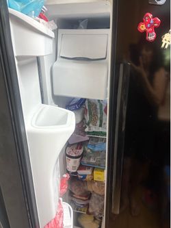 Frigidaire side-by-side works great