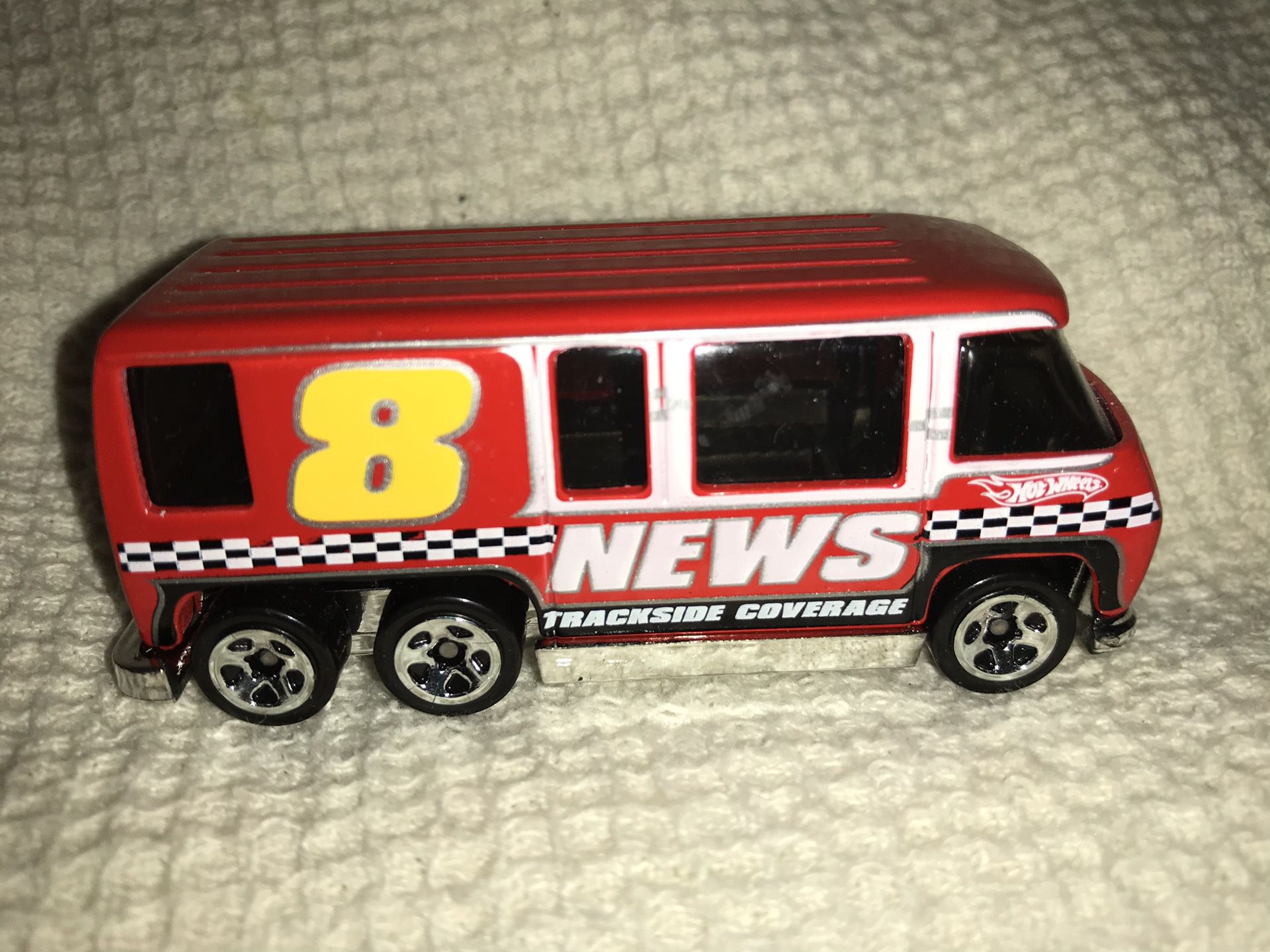 Hot Wheels 2011 GMC Motorhome Red Channel 8 News Trackside Coverage Van Thailand