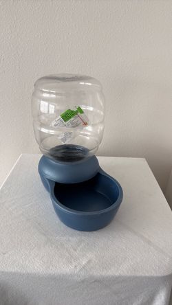 Dog Water Dispenser 2.5 GALLONS