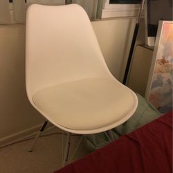Modern Chair PENDING