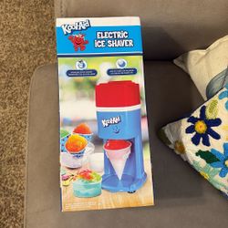 Kool-Aid Electric Snow Cone Maker 64-Ounce Ice Shaving Capacity, Stainless Steel Cutting Blades and Safety Ice Press