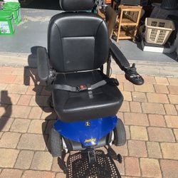 ELECTRIC WHEELCHAIR 