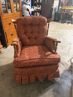 ANTIQUE VINTAGE SWIVEL CHAIR