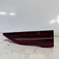 2019-2021 JAGUAR I PACE GENUINE OEM RIGHT INNER LED TAIL LIGHT B49