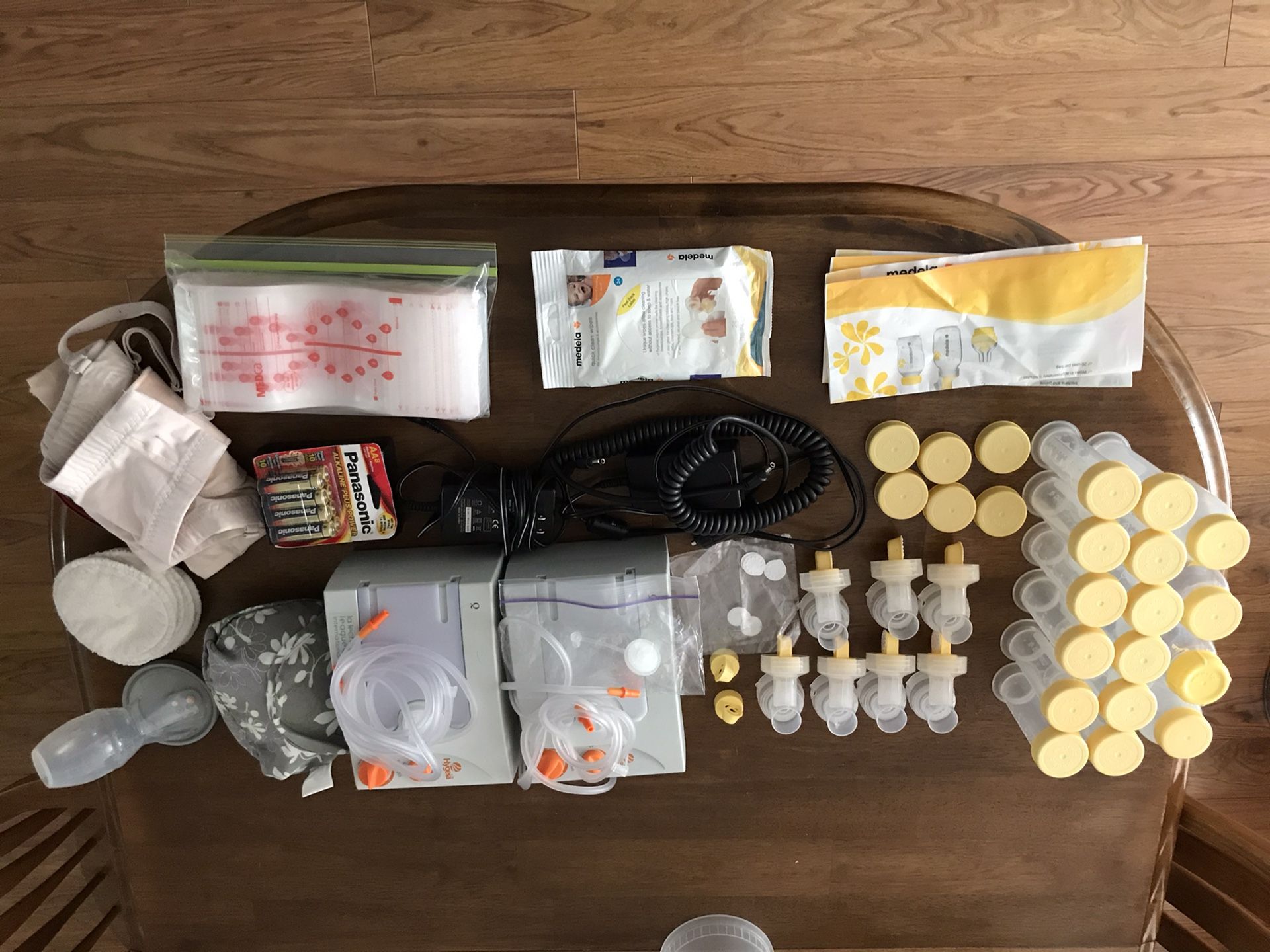 Hygeia breast pumps with all the fixins!!!!!