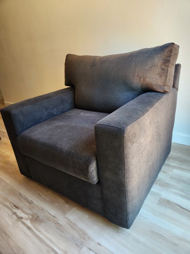 2 Two Black Oversized Living SPACES Mercer FOAM IV Swivel Chairs With Care FREE WARRANTY