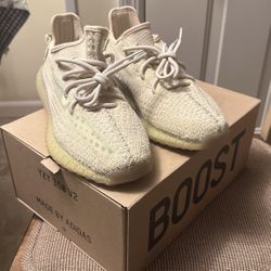 Yeezy 350 V2 8.5