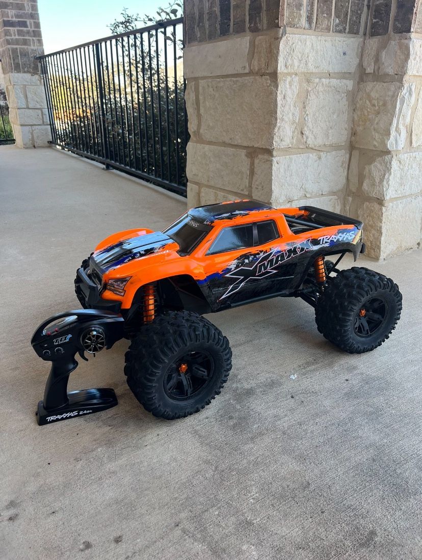 Traxxas~Xmaxx 8s