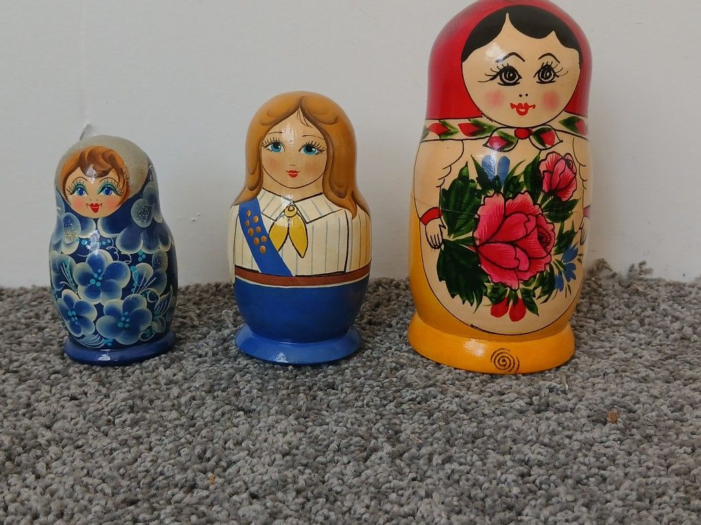 Wooden Nesting Dolls Sets