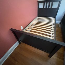 Twin Bed 