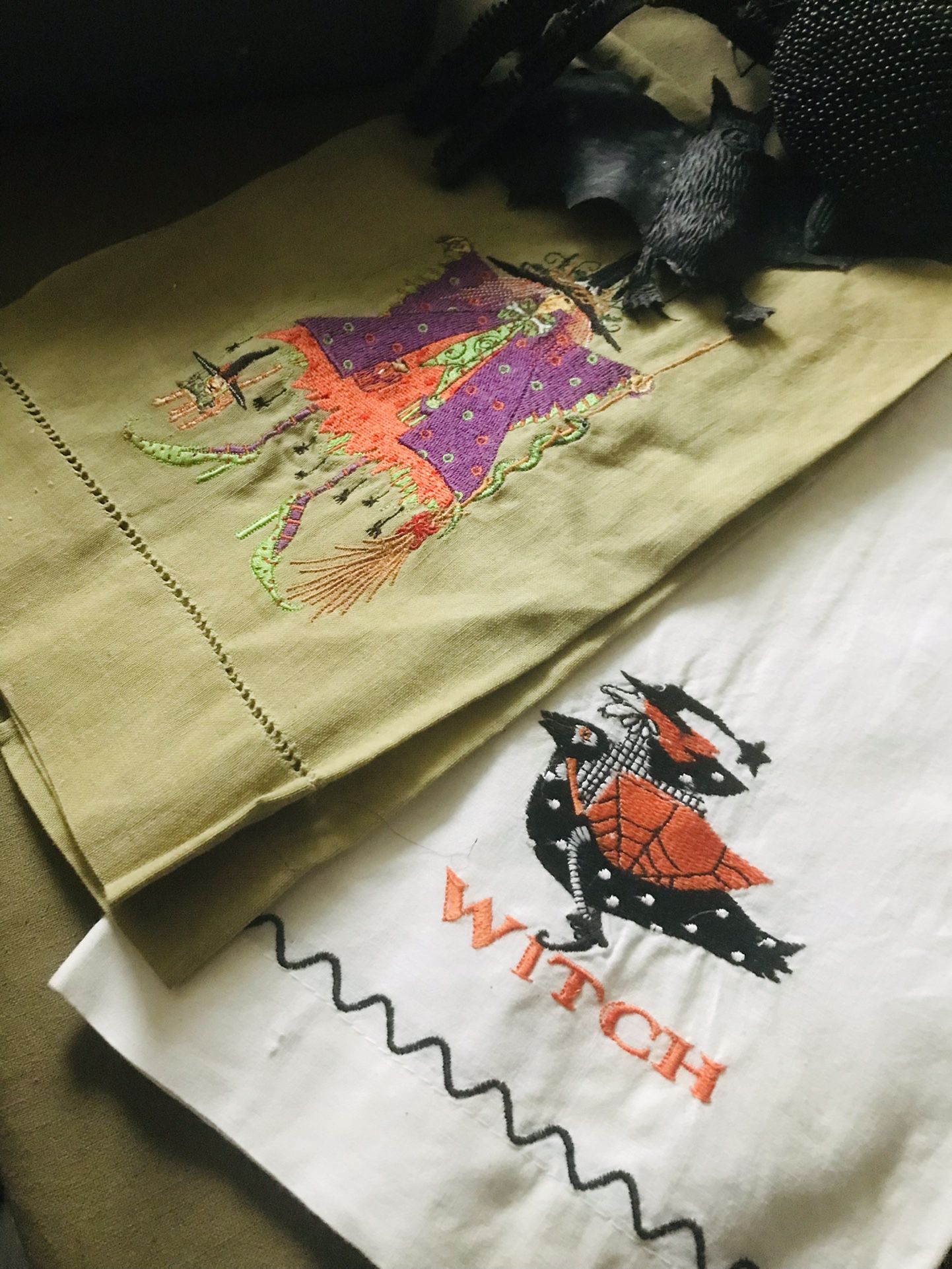 Two Linen Halloween Tea Towels  Famtastc Embroidered Witches 