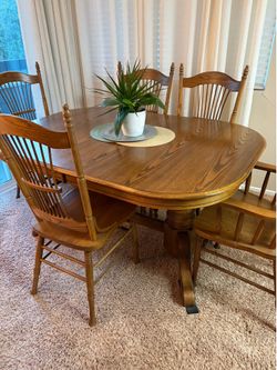 Solid Oak Dining Table Set – 6 Chairs – Good Condition