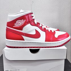 WMNS AIR JORDAN 1 MID