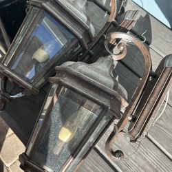 Outside hanging lights good condition