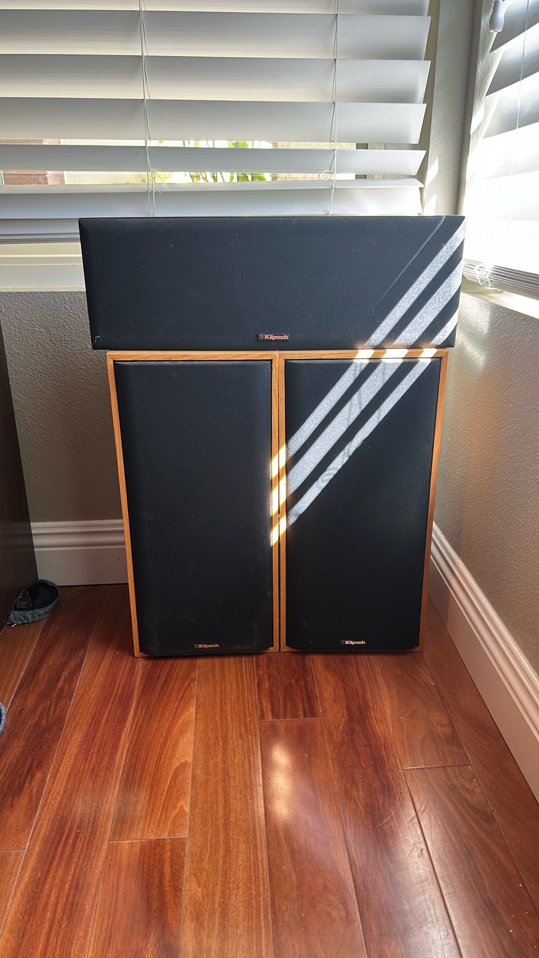 Klipsch Book Self Speakers And Center Speaker