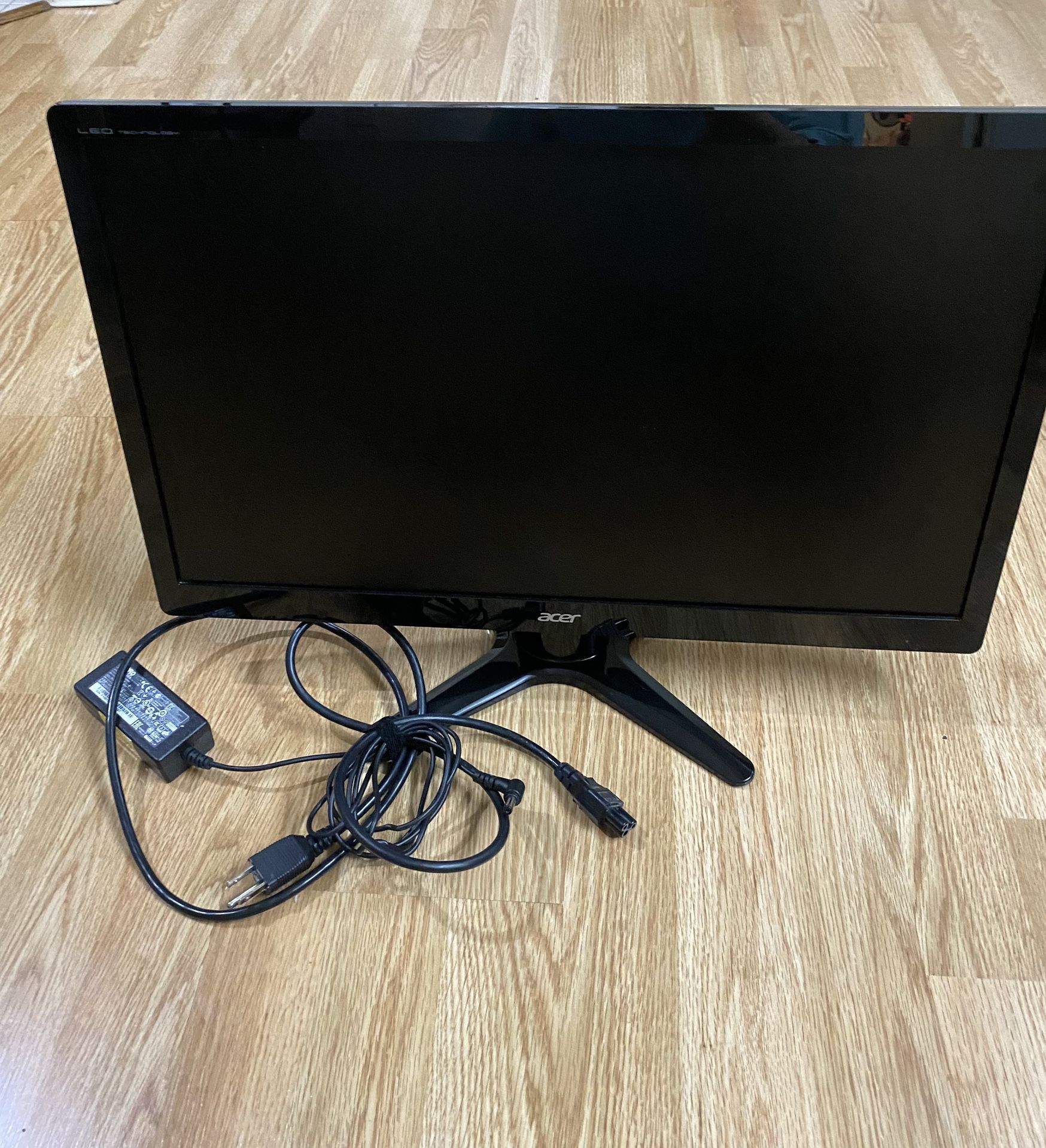 ACER Monitor 21” Inch No HDMI Port Very Good Condition