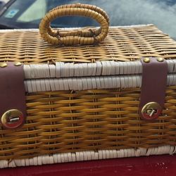 Beautiful Picnic Basket 🧺 