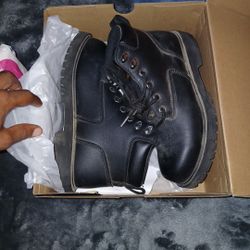 Boots Together  U Got To Get Both Come Pick Them Up Have Cash