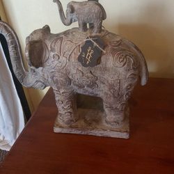 Double Elephant Statue