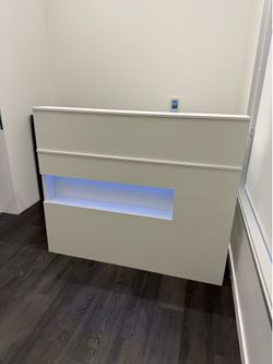 FREE Reception Desk