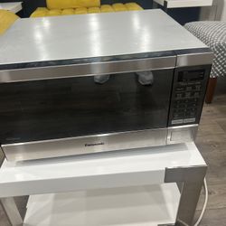 Panasonic Inverter Microwave – 1250W