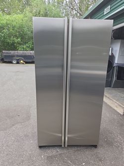GE REFRIGERATOR running great 36"wide 70"H 29"D