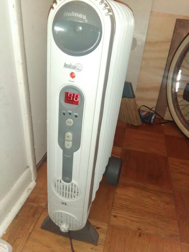 Oil heater Holmes accutemp Plus digital control