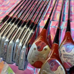 Set Of Golf Clubs (Right Handed)