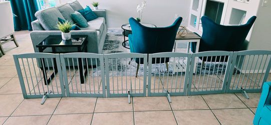 6 Panel Light Gray Wood Fence/Pet Barrier