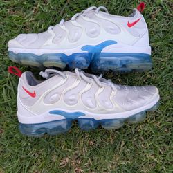 Nike Nike YM  Size 12 White/Blue Only worn 3x