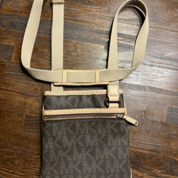 Micheal Kors Crossbody Bag
