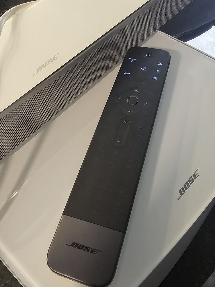Bose 700 Soundbar And  700 Module 