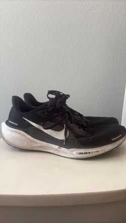 Men’s Nike shoes