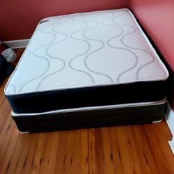 NEW FULL-SIZE MATTRESS AND BOX SPRING - 2PC