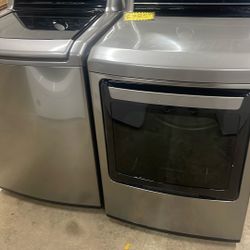 LG  Gray Washer And Gas Dryer  Used Like New 